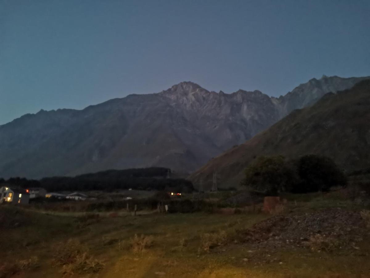 Отель Kazbegi Twins Экстерьер фото