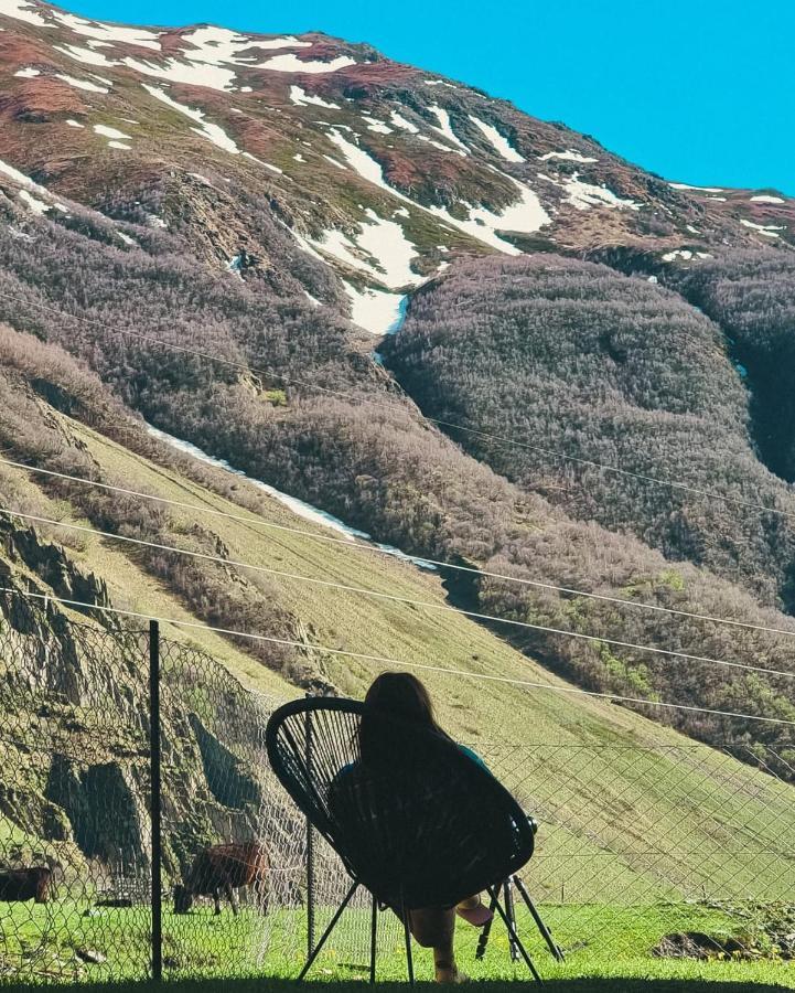 Отель Kazbegi Twins Экстерьер фото